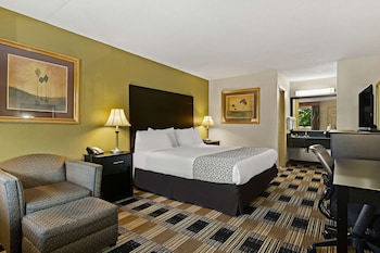 Standard Room, 1 King Bed, Non Smoking, Refrigerator & Microwave