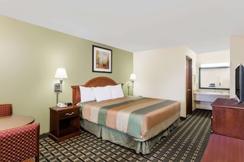 Standard Room, 1 King Bed, Smoking