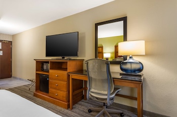 Standard Room, 2 Queen Beds, Non Smoking, Refrigerator & Microwave