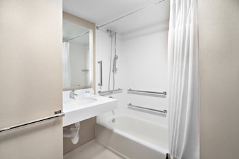 Suite, 1 Queen Bed