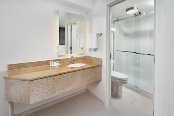 Suite, 2 Double Beds (Hearing Accessible)