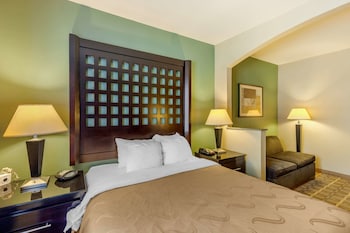 Suite, 1 King Bed with Sofa bed, Non Smoking
