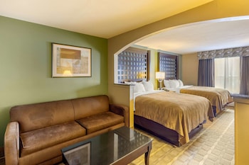 Suite, 2 Queen Beds, Non Smoking