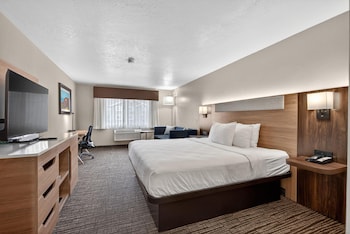Standard Room, 1 King Bed, Non Smoking, Refrigerator
