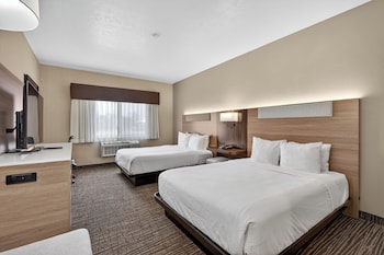 Standard Room, 2 Queen Beds, Accessible, Bathtub
