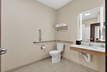 Standard Room, 2 Queen Beds, Accessible, Bathtub
