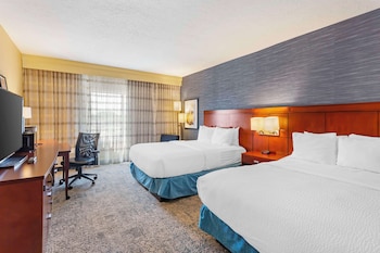 Standard Room, 2 Queen Beds, Non Smoking, Refrigerator (Larger Room;with Sofabed)
