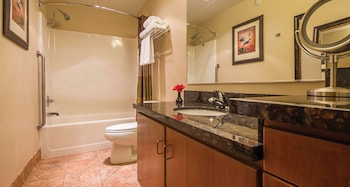 Standard Room, 2 Queen Beds, Non Smoking, Kitchenette