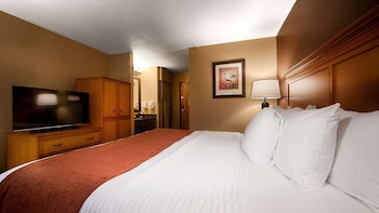 Standard Room, 1 King Bed, Non Smoking, Kitchenette