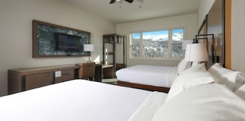 Mountain View 2 Queens Guestroom