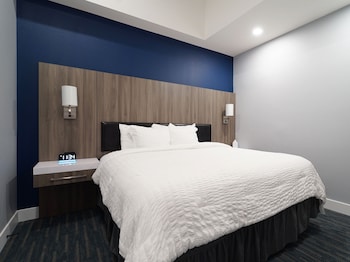 Family Suite with Jacuzzi