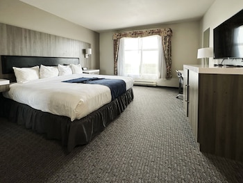 Deluxe Suite with Ocean View