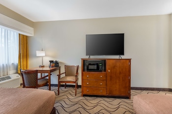Standard Room, 2 Queen Beds, Non Smoking, Refrigerator & Microwave