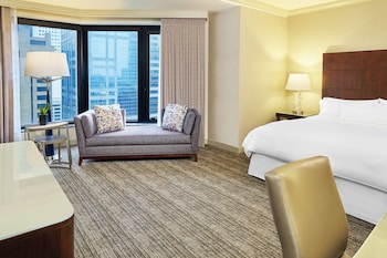 Deluxe Room, 1 King Bed, City View