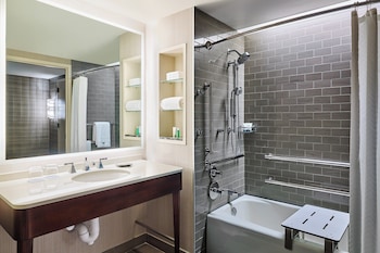 Traditional Room, 1 King Bed (Mobility/Hearing Accessible, Tub)