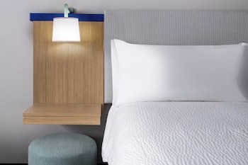 Standard Room, 1 King Bed, Mobility Accessible