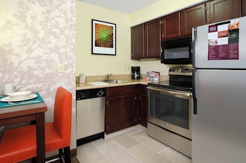 Studio, 1 King Bed with Sofa bed (Mobility/Hearing Accessible, Tub)