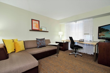 Studio, 1 King Bed with Sofa bed (Mobility/Hearing Accessible, Tub)