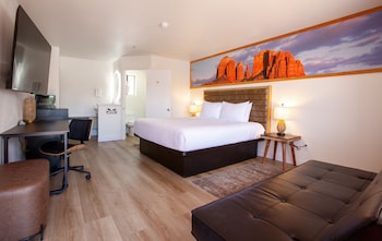 Deluxe Room, 1 King Bed with Sofa bed