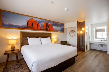 Standard Room, 1 King Bed