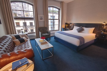 Junior Suite 1 King Bed