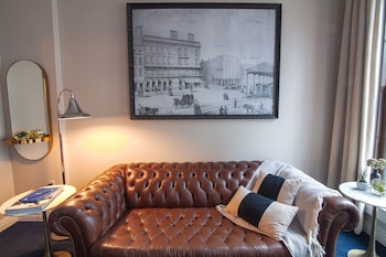 Junior Suite 1 King Bed