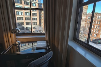 Premium 1 King Bed