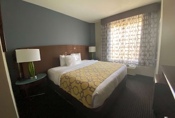 Room, 1 Queen Bed, Accessible, Non Smoking (Mobility with Bathtub Grab Bars)