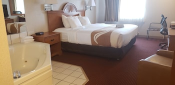 Standard Room, 1 King Bed, Non Smoking, Jetted Tub