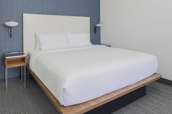 Room, 1 King Bed with Sofa bed, Accessible Bathtub, Balcony