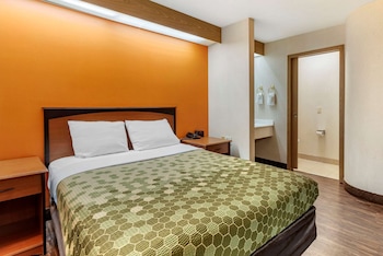 Standard Room, 1 Queen Bed, Non Smoking