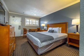 Standard Room, 1 Queen Bed, Non Smoking