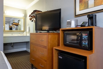 Standard Room, 1 Queen Bed, Non Smoking