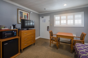 Standard Room, 2 Queen Beds, Non Smoking