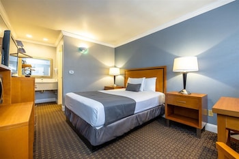 Standard Room, 1 Queen Bed, Non Smoking