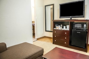 Suite, 2 Queen Beds, Non Smoking