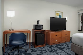 Room, 1 King Bed, Hearing Accessible (Accessible Bathtub)