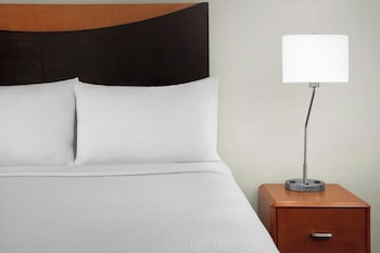 Suite, 1 Bedroom, Hearing Accessible (Roll-in Shower)