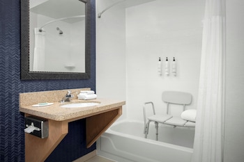 Room, 2 Queen Beds, Hearing Accessible