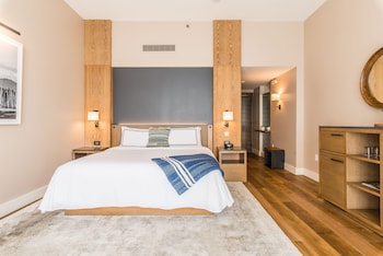 Courtyard Room (Pet Friendly)