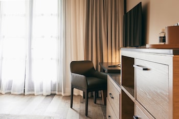Deluxe Room, 1 King Bed