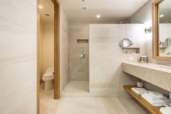 Premier Room, 1 King Bed