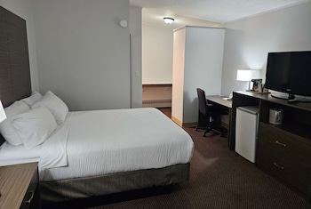 Room, 1 Queen Bed, Smoking (External Access Building)