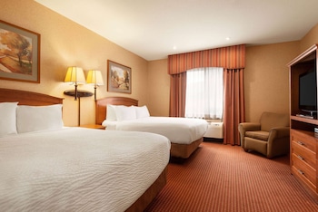 Deluxe Suite, 2 Queen Beds, Non Smoking