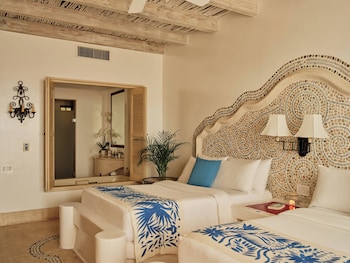 Three Bedroom Signature Pool Residence