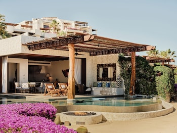 One Bdrm Oceanview Signature Villa Media
