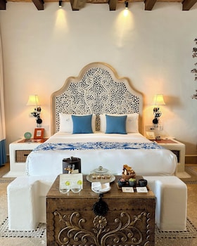 Ocean Front  King Size Bed Junior Suite
