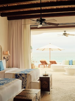 Ocean Front  Double with Two Queen Size Bed Junior Suite