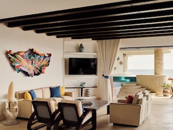 Three-Bedroom Transpeninsular Signature Residence