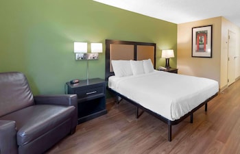Standard Room, 1 Queen Bed, Non Smoking